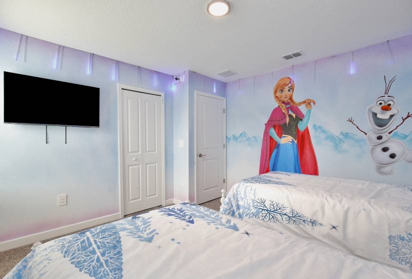 9 bedroom vacation rental Storey Lake Resort Frozen Room